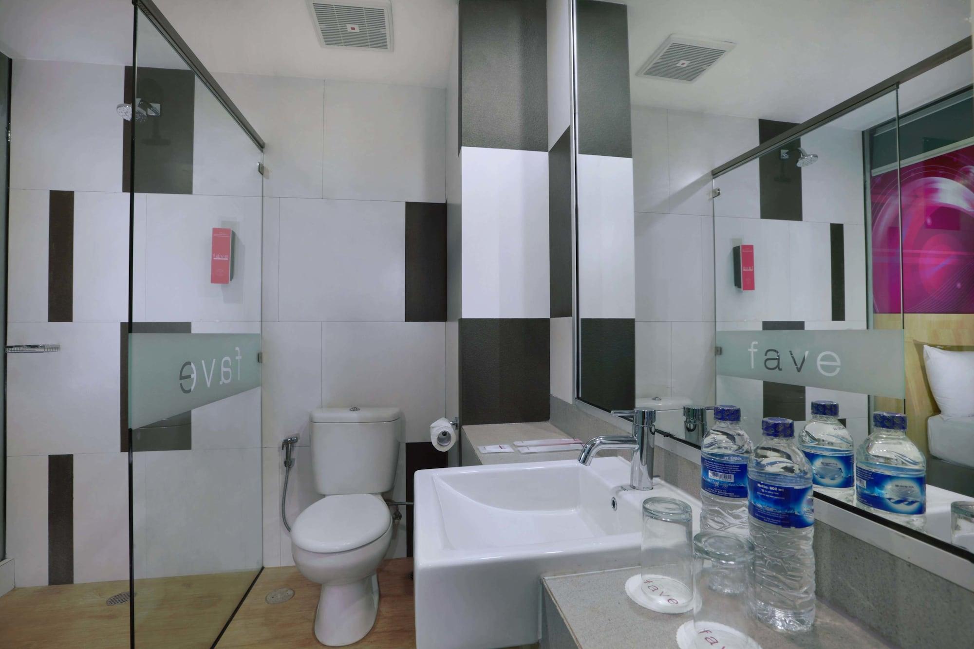 Favehotel Ahmad Yani Banjarmasin Esterno foto