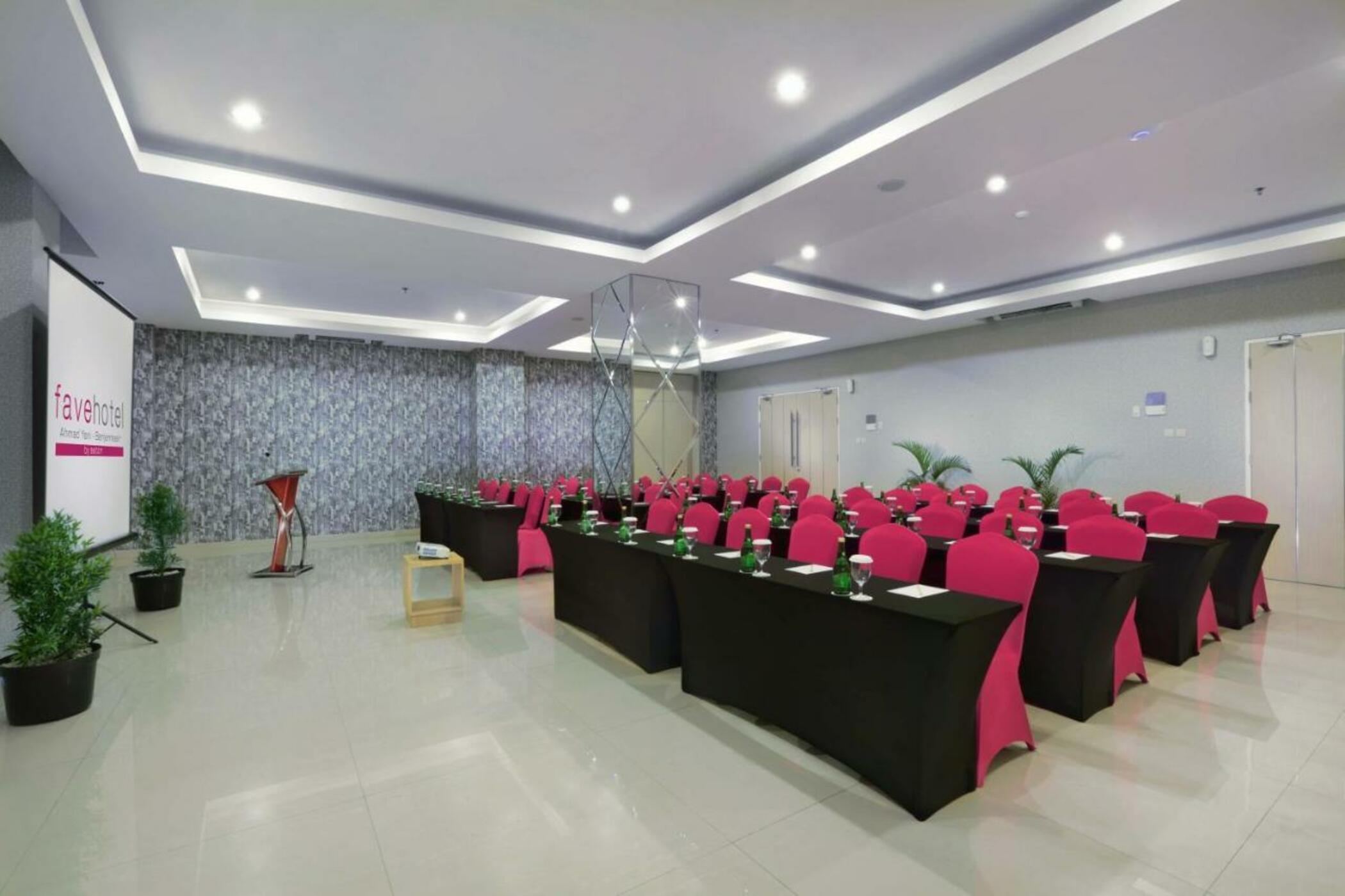 Favehotel Ahmad Yani Banjarmasin Esterno foto