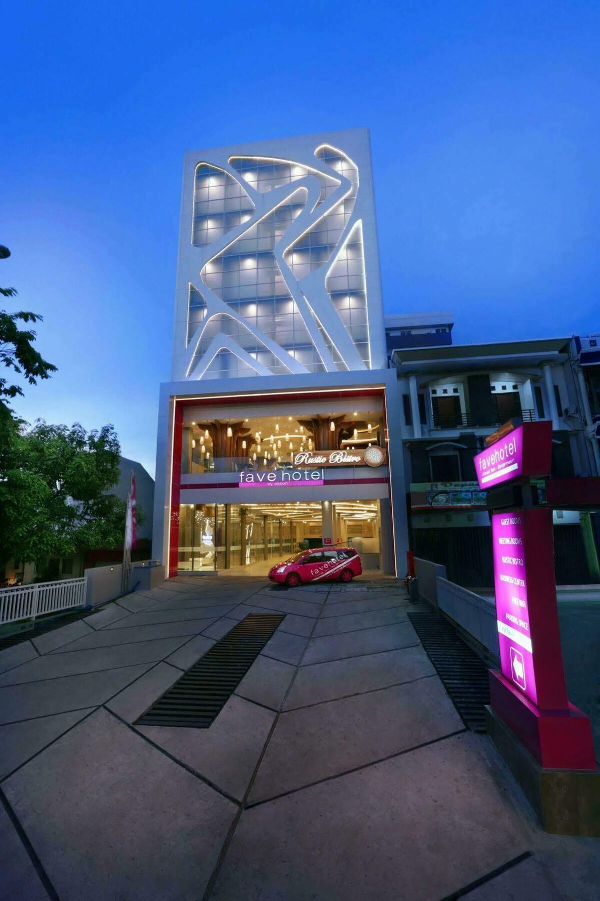 Favehotel Ahmad Yani Banjarmasin Esterno foto