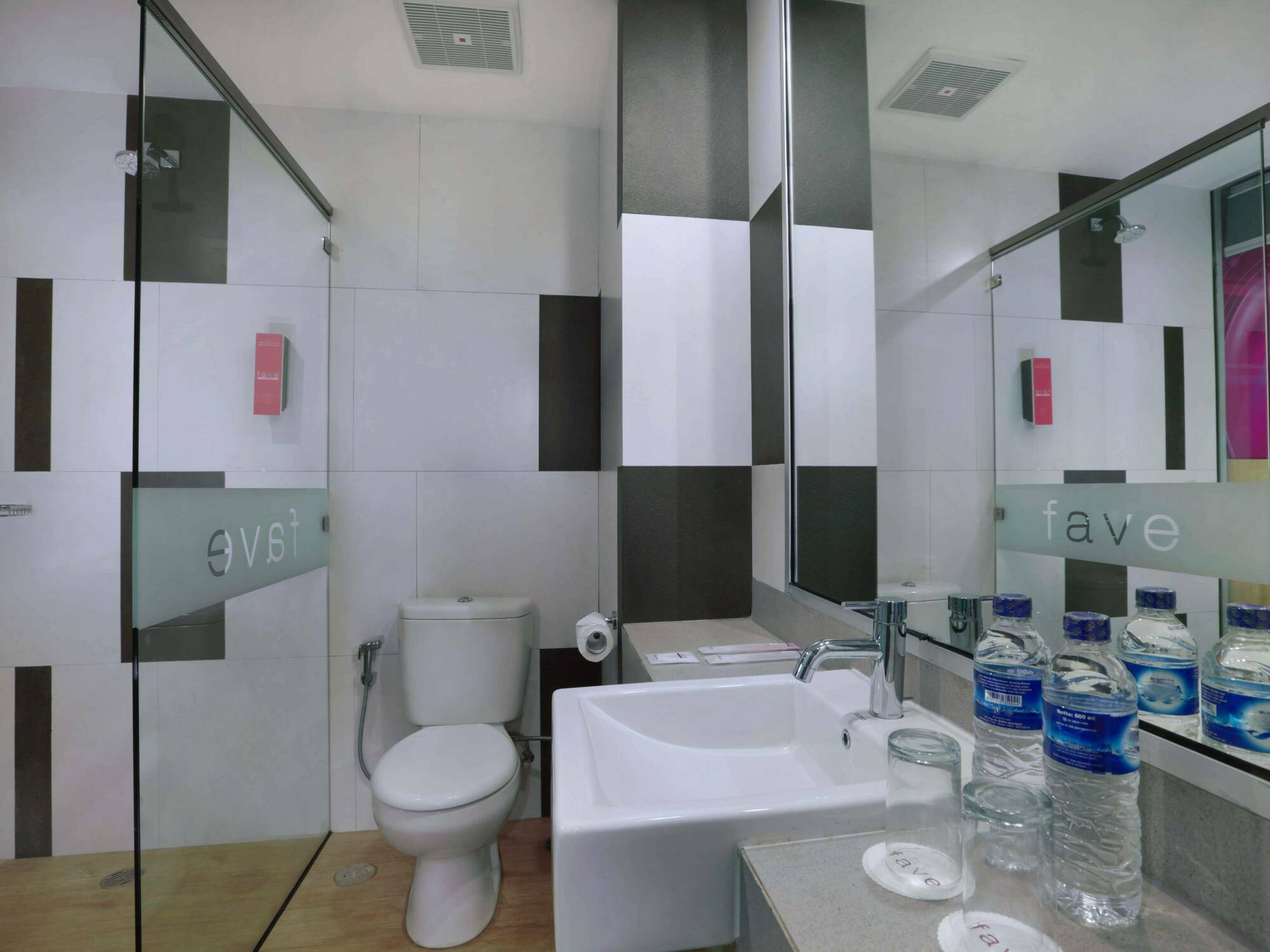 Favehotel Ahmad Yani Banjarmasin Esterno foto
